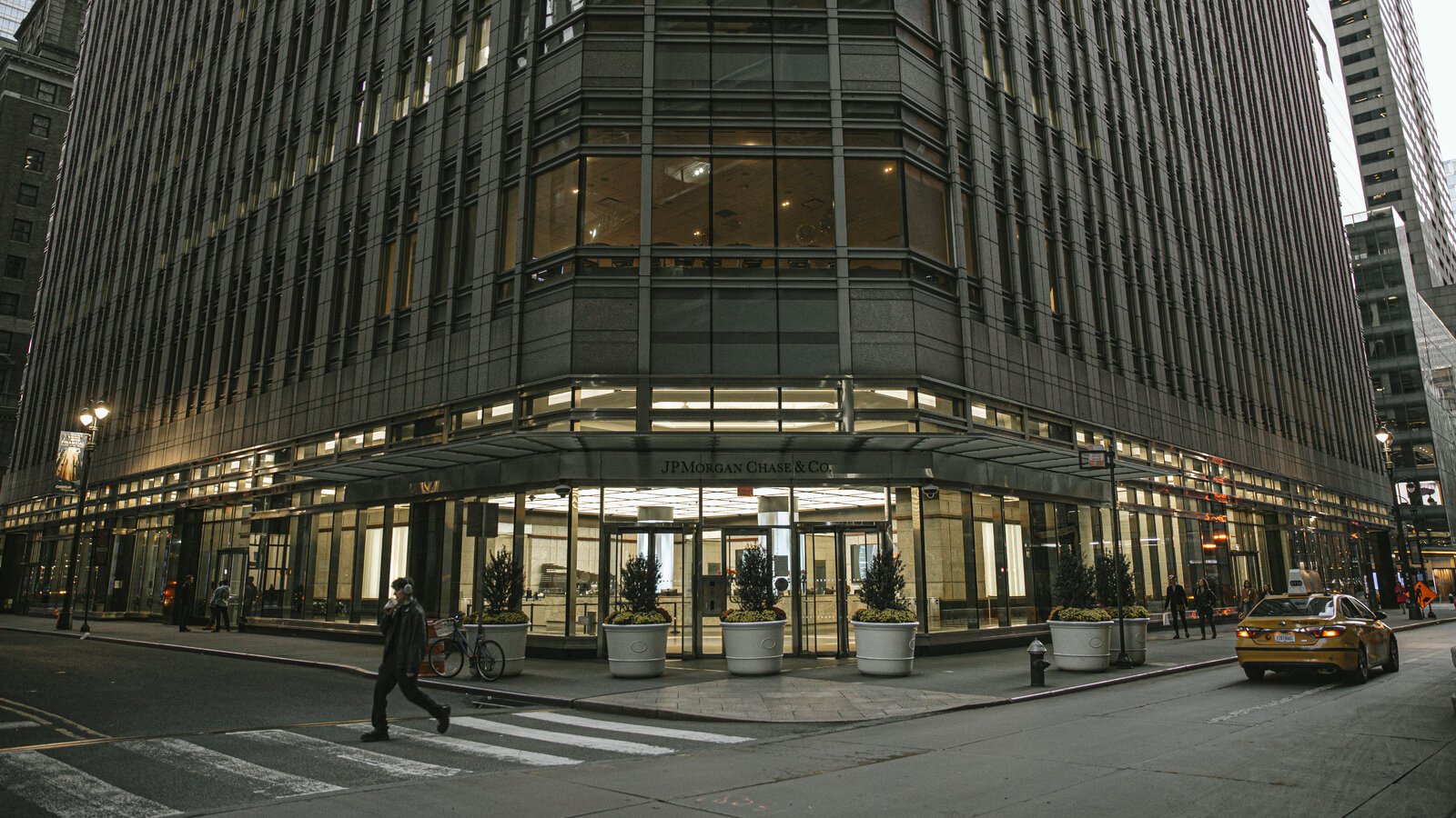 Trade Surveillance in Banking: Lessons from JPMorgan’s $348 Million Fine