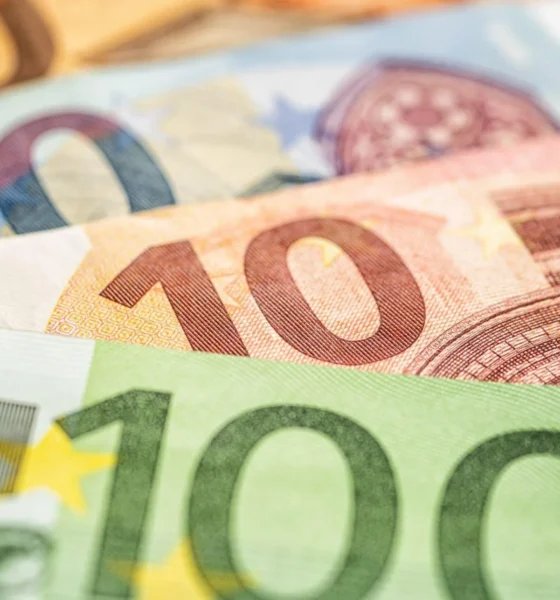 France Pushes Eurozone Toward Joint Eurobond Issuance